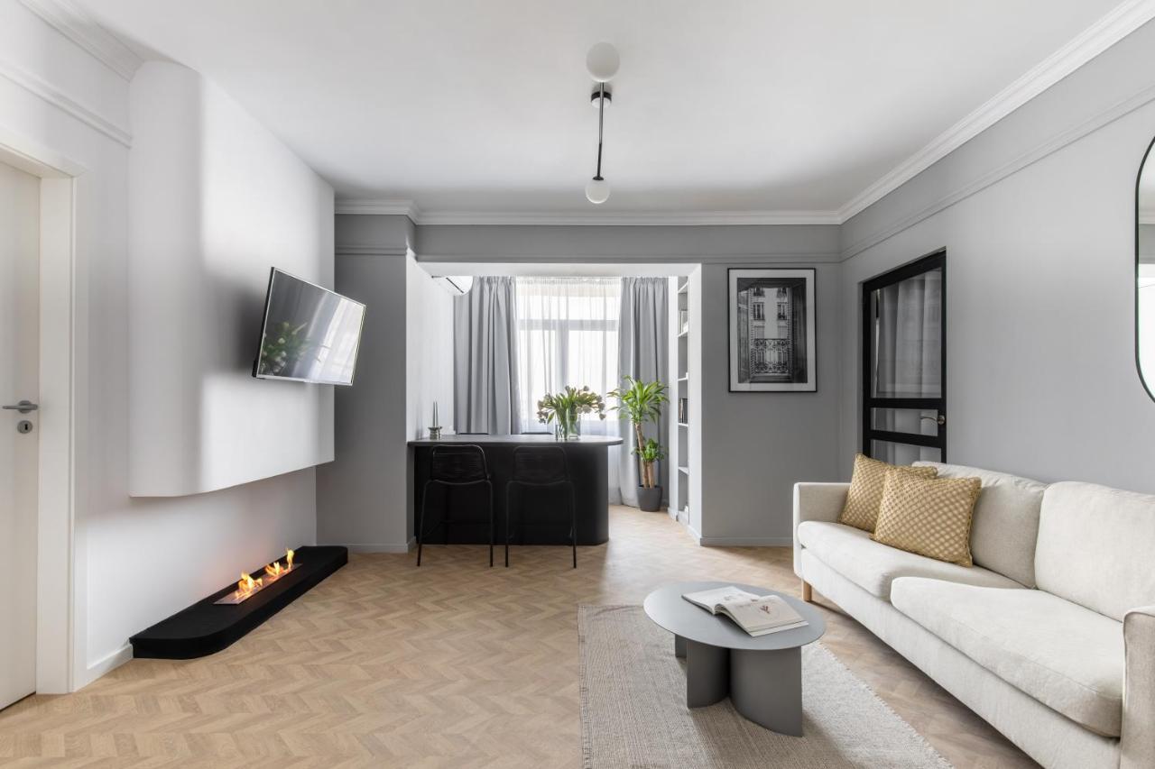 Apartament Poem By Urbanesq *