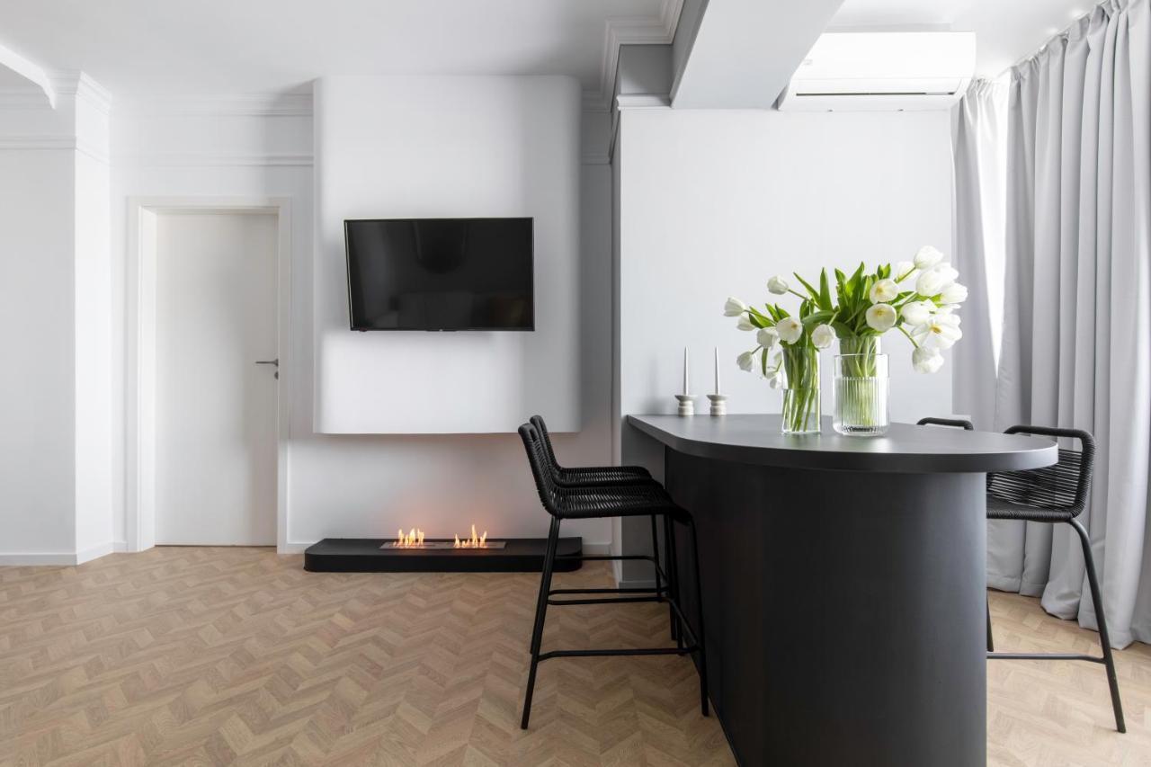 Poem By Urbanesq Apartament *